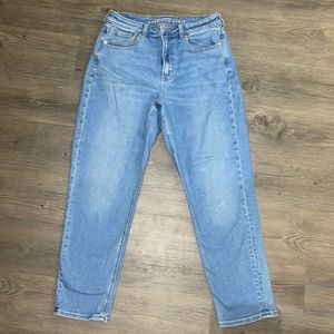 American Eagle Mom Jean